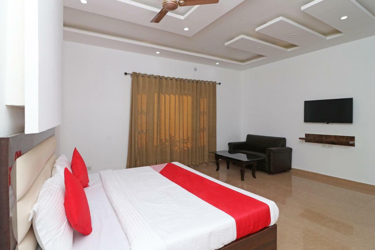 Oyo 29755 Hotel Jammu Airlines Luaran gambar